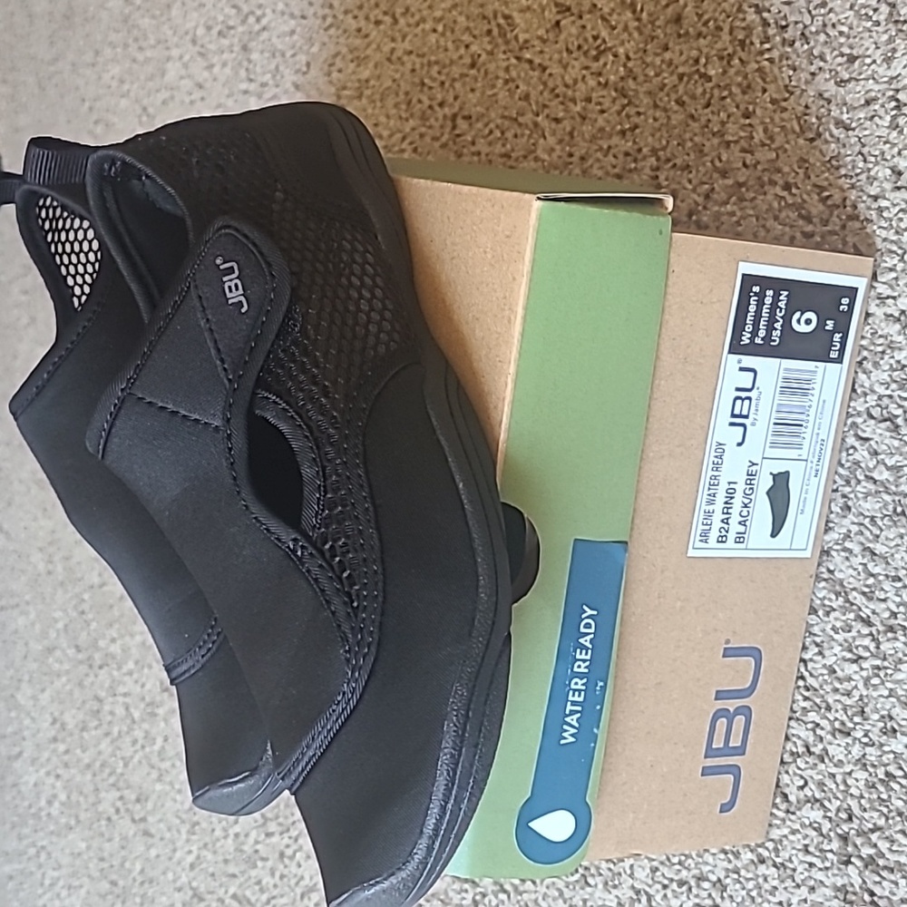 JBU Arlene Water Ready Shoe size 6W